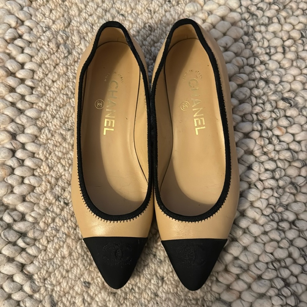 Chanel Classic flats